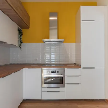 Guesthost - Piazza Di Santa Maria Maggiore Cosy Apartamento Roma